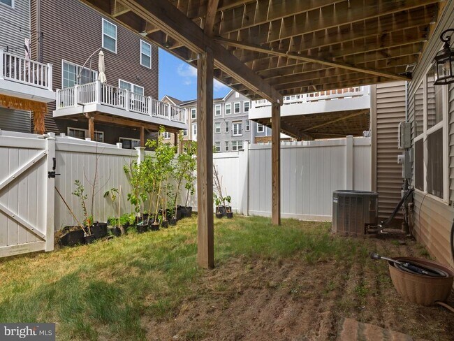 Building Photo - 9508 Townfield Pl
