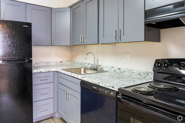 Renovated Kitchen - Burnam Woods