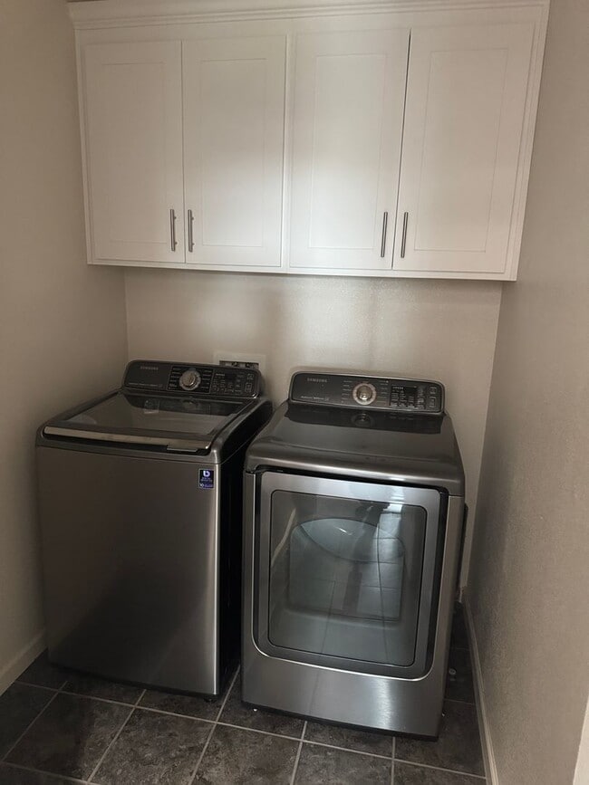 Building Photo - Home for Rent in Roseville CA