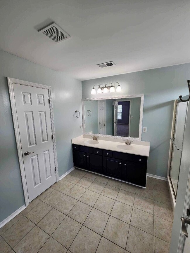 Building Photo - 608 Twisted Willow Ct