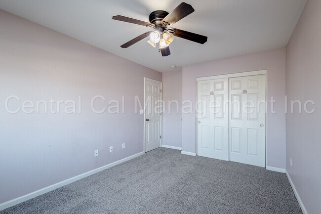 Building Photo - Large 4 Bedroom/2.5 Bath Home with a Large Loft - $2795 Per Month!