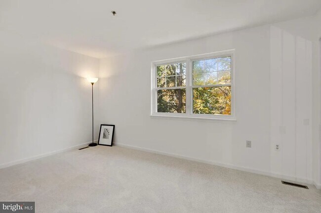 Building Photo - 505 McManus Way