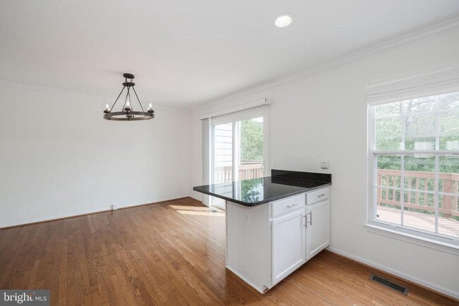 Building Photo - 5223 Dunstable Ln
