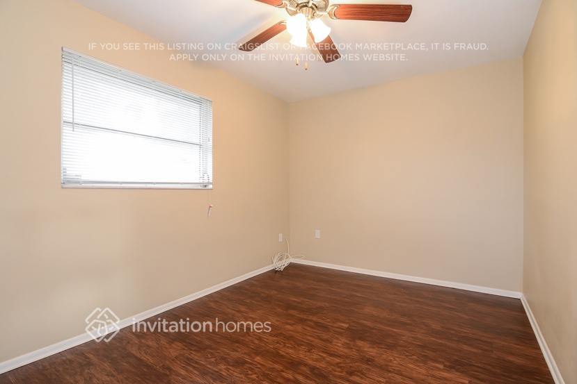 Building Photo - 2111 Almeria Way S