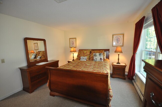 Building Photo - 181 Riverside Townhouses Rd