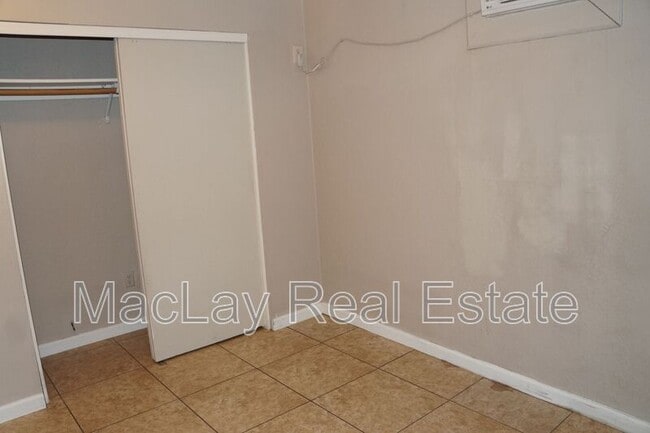 Building Photo - 2227 N 24th Pl