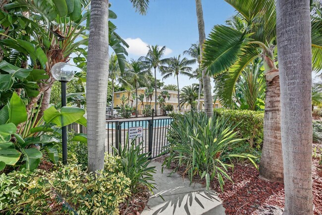 Building Photo - 4051 NE 13th Ave