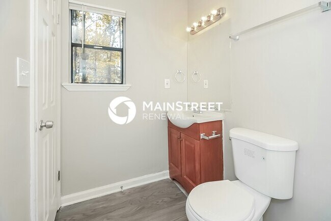 Building Photo - 3 Bedroom Pet-Friendly Home in Jonesboro, GA with Main Street Renewal