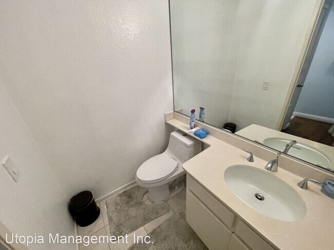 Building Photo - 3 br, 2.5 bath House - 2211 Carob Way