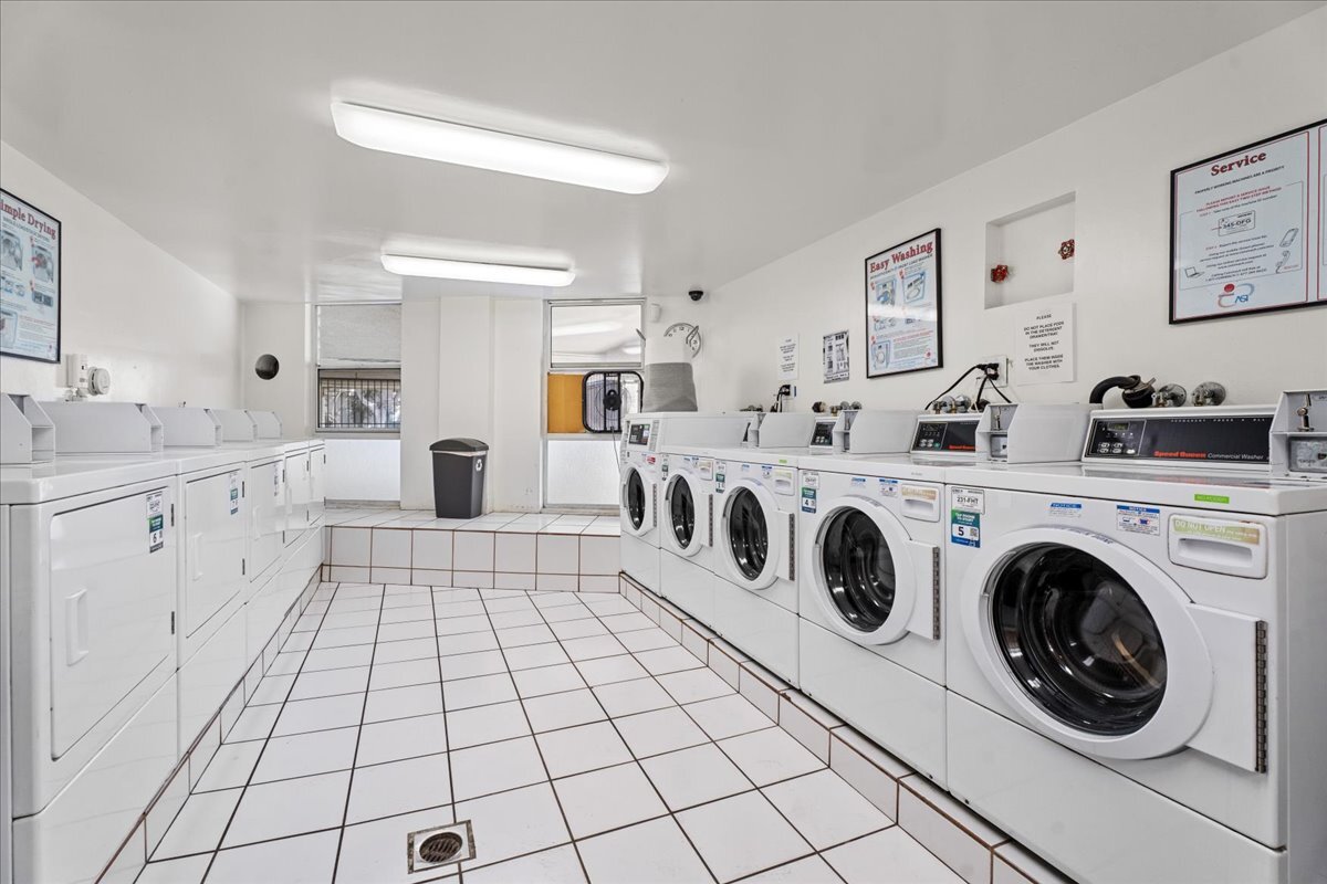 community laundry room - 2311 4th St