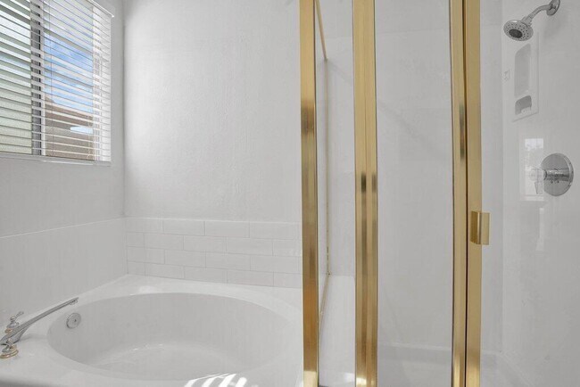 Building Photo - 45180 Debbie Dr