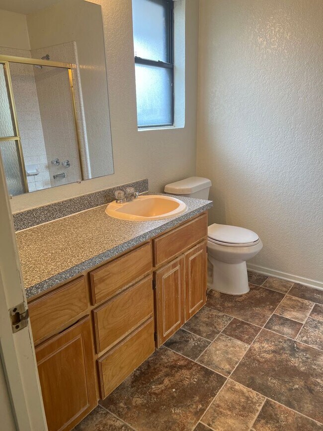 Building Photo - 2801 Schwald Rd - Call LONGHORN PROPERTIES...