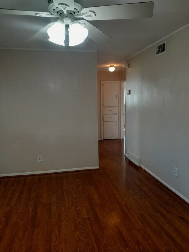 Building Photo - 3232 Del Rd
