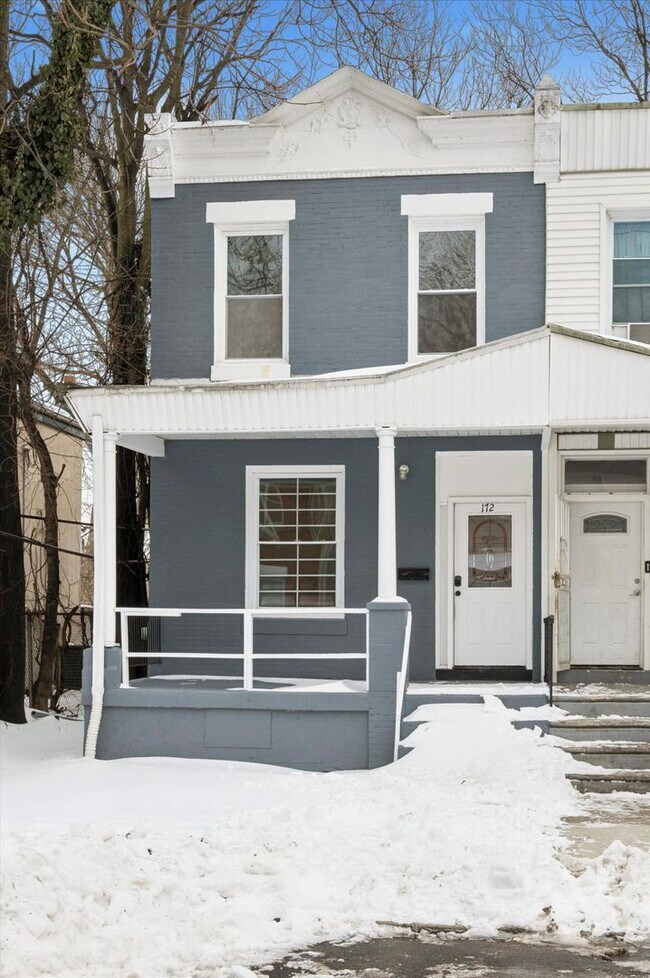 Building Photo - Germantown 4 Bedroom House- Half Bath on the First Floor!