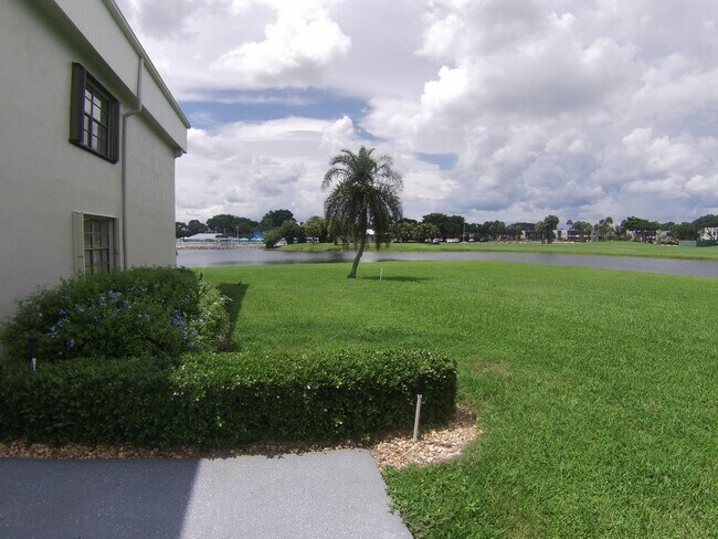 Building Photo - 22 Capri Dr