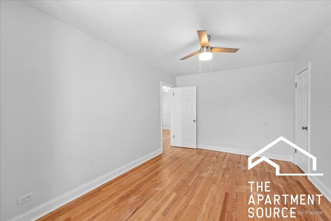 Building Photo - 2721 W Berwyn Ave