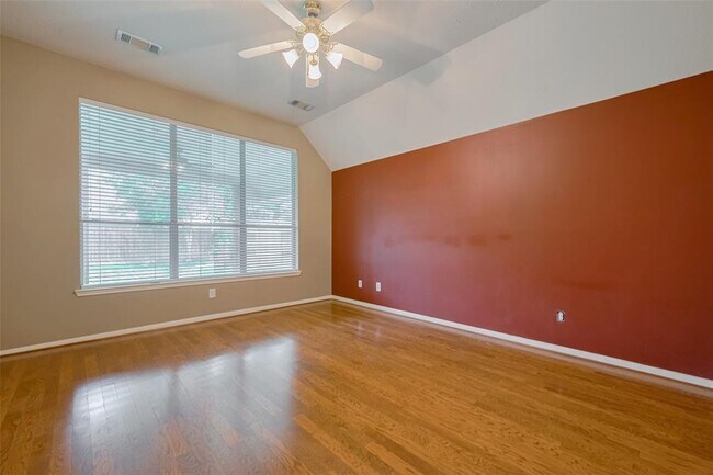 Building Photo - 9502 Willow Crossing Dr