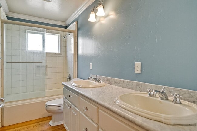 Building Photo - Stunning two-story spacious home on tranquil tree-lined street.