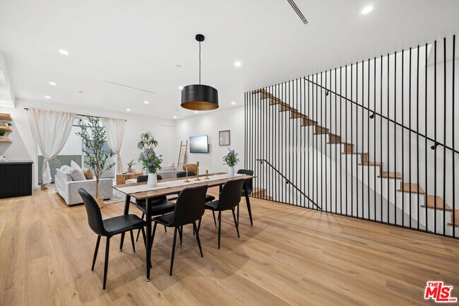 Building Photo - 835 N McCadden Pl