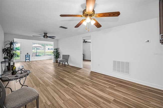 Building Photo - 4200 Hampton Dr
