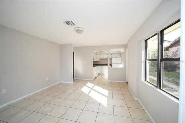 Building Photo - 2500 Chilk Ave