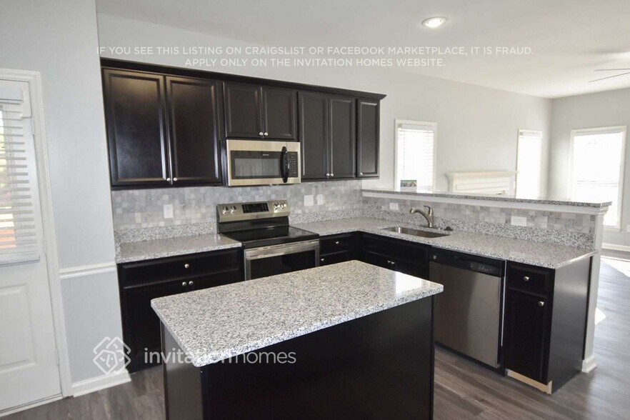 Building Photo - 5601 Brookshadow Dr