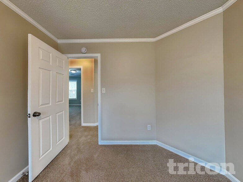 Building Photo - 1503 Elena Dr