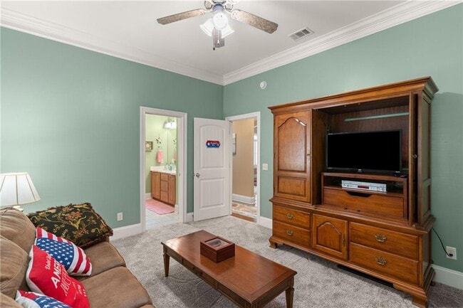 Building Photo - 111 Chinquapin Dr