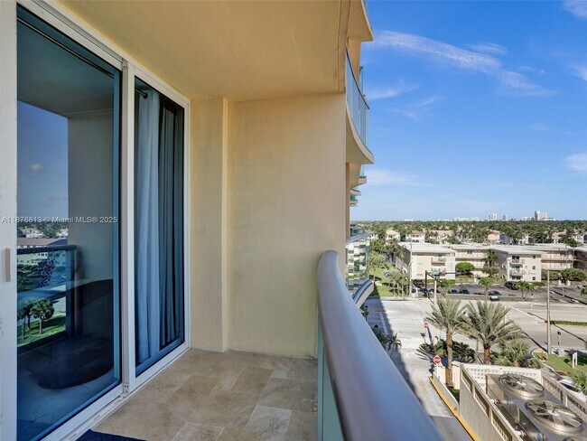 Building Photo - 2501 S Ocean Dr