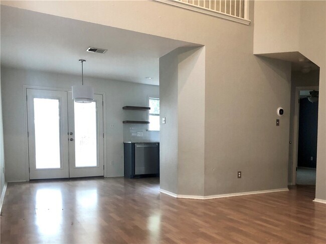Building Photo - 7521 Peabody Dr