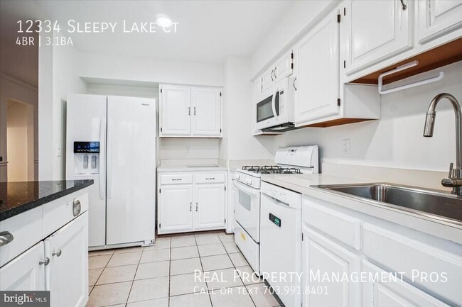 Building Photo - 12334 Sleepy Lake Ct