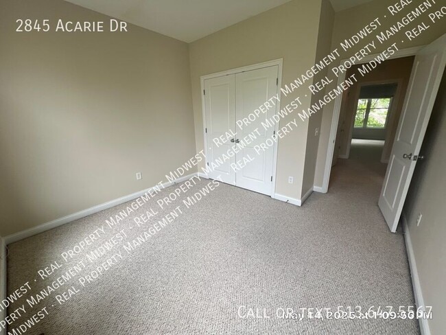Building Photo - 2845 Acarie Dr