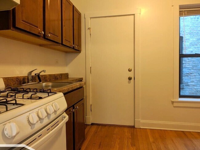 Building Photo - 2621 N Spaulding Ave