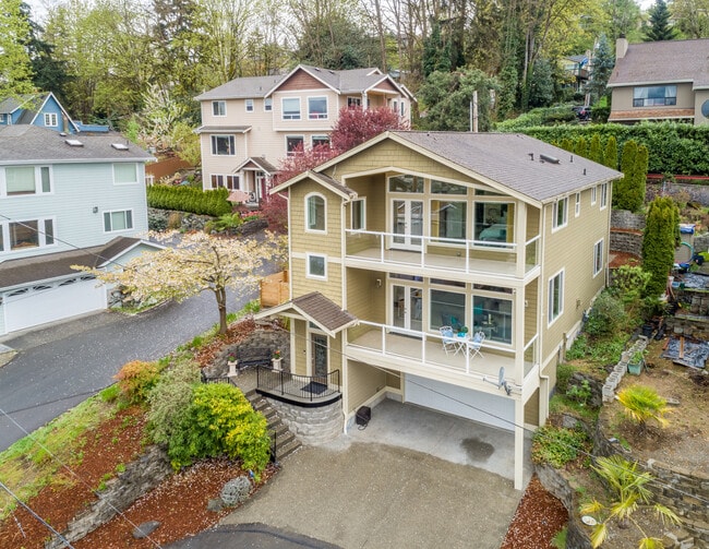 Primary Photo - 351 Lind Ave NW