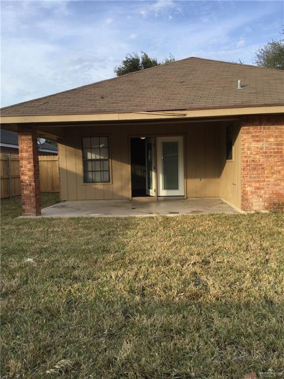 Building Photo - 8 E Pelican Ave