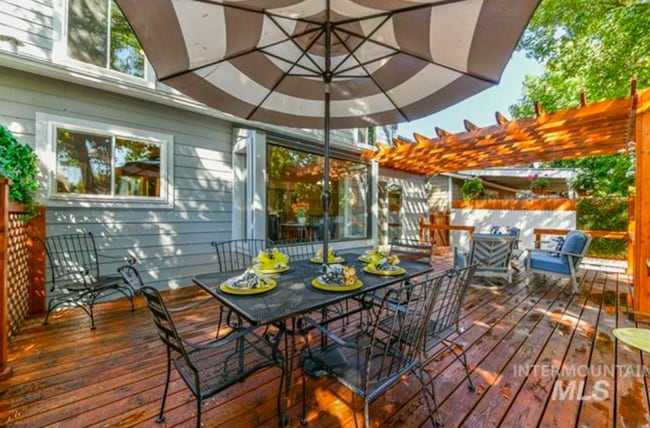 Building Photo - Gorgeous Updated Home in the Heart of Eagl...