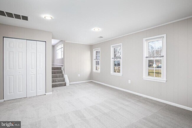 Building Photo - 8000 Rivermont Ct