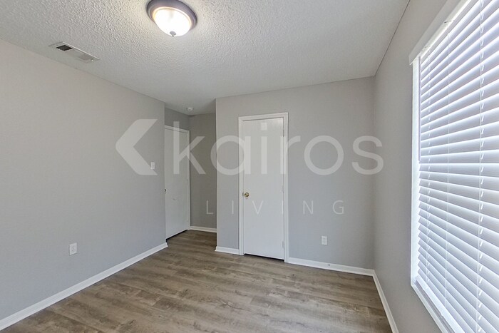 Building Photo - 4702 Janelle Dr