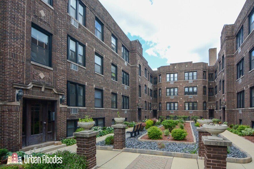Primary Photo - 750 W Addison St