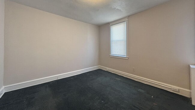 Building Photo - Charming 2-Bedroom Lansdowne Home with Vintage Character