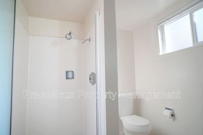 Building Photo - 5021 Garfield St