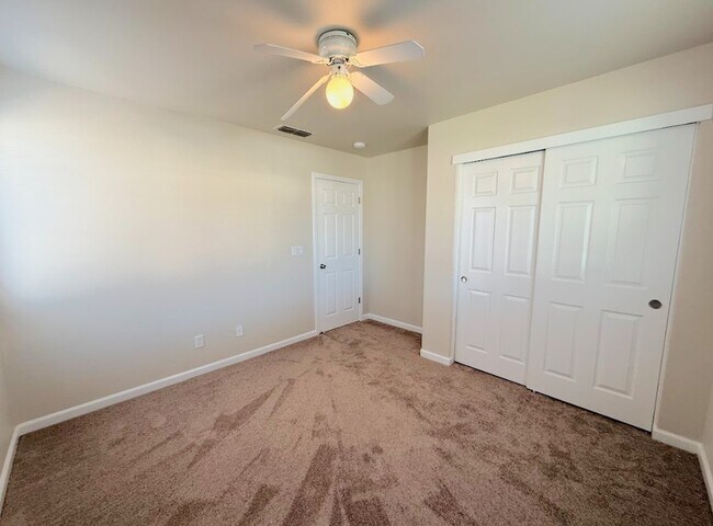 Building Photo - 1330 Riverside Ct