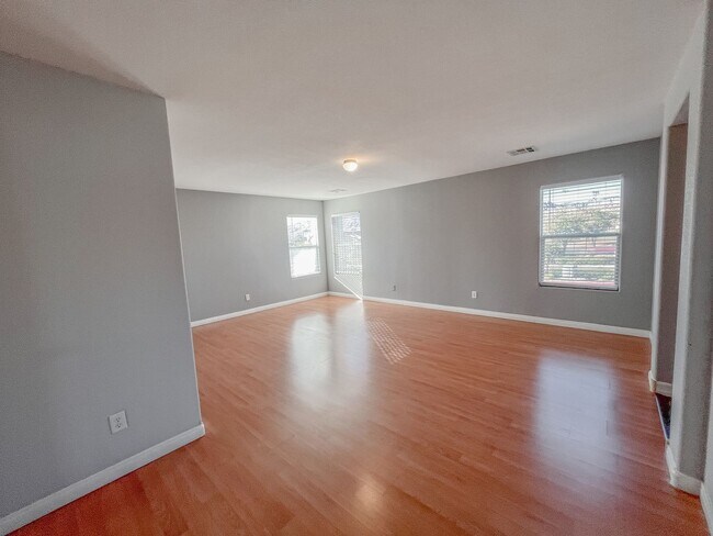Building Photo - **$500 OFF MOVE IN BY 08/07/2026**Charming Two-Story Home In the Heart of Summerlin with Pool