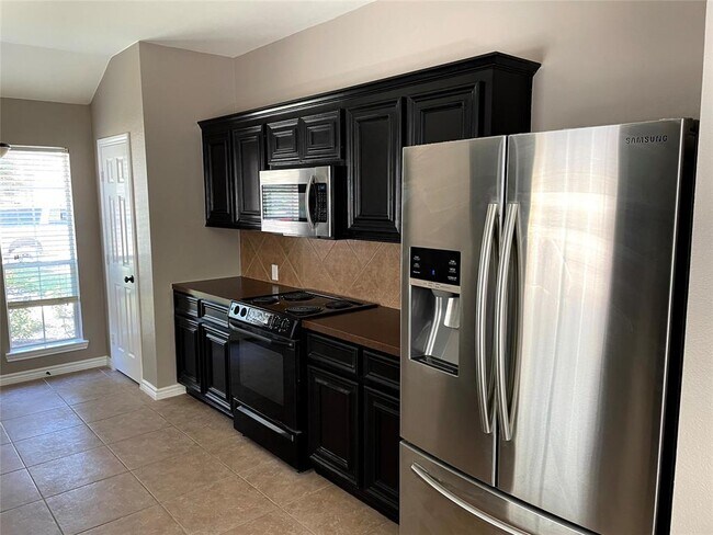 Building Photo - 2314 Colonial Springs Ln