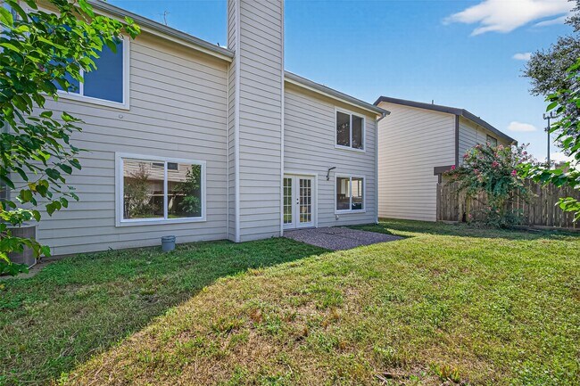 Building Photo - 1811 Foxlake Dr