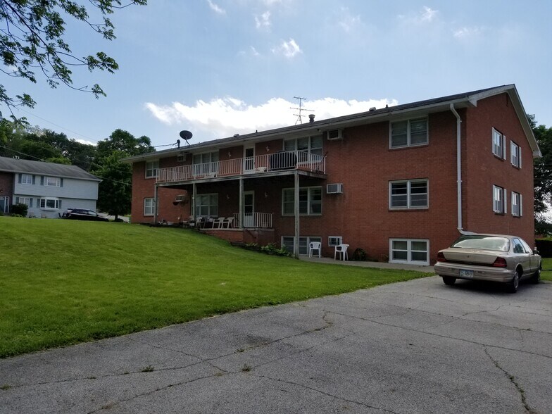 Building Photo - 110 N Maple St