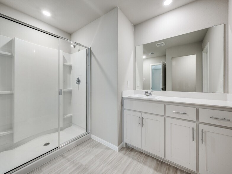 Building Photo - 1609 Cansler Dr