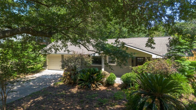 Building Photo - 5338 Creekbend Dr