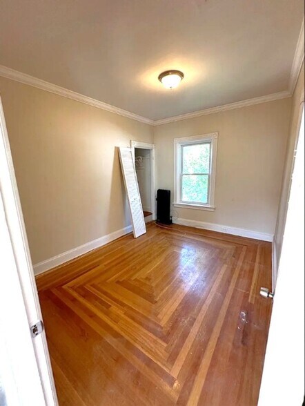 Building Photo - 13 Magill St