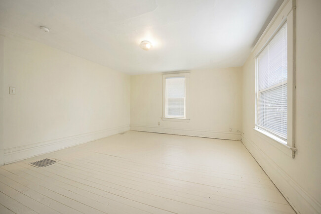 Building Photo - 434 Den Adel Ct